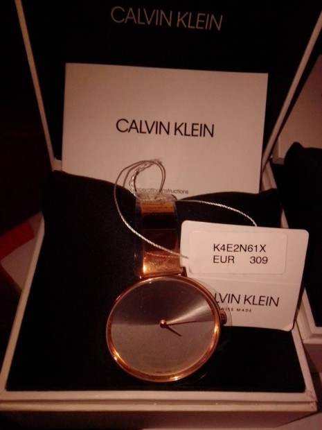 Calvin Klein ra