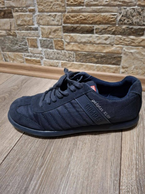 Camper f�rfi cip� 41-es m�ret�