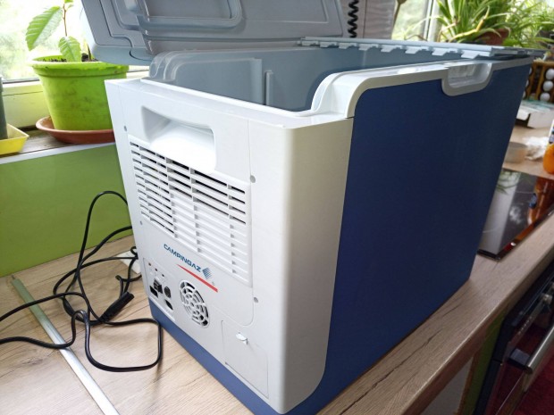 Campingaz Powerbox Deluxe 30L Hűtő Fűtő Box láda 12V 230V