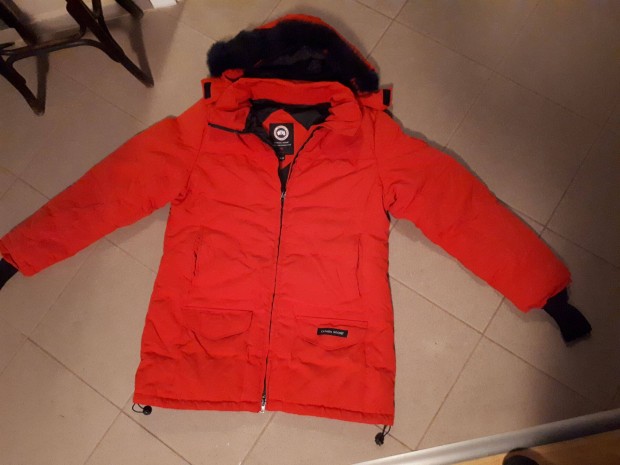 Canada Goose piros M-es dzseki kabt