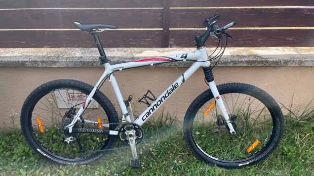 Cannondale F4 MTB 26" kerk, 19,5" aluvz, XT vltk, Juicy Three