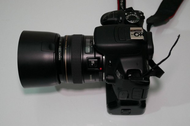 Canon 18MP EOS 650D + Canony 85mm f1.8 + 4db akkumltor, fnykpezgp