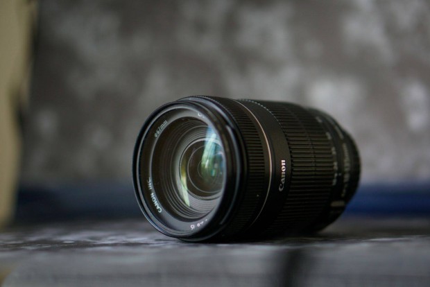 Canon 18-135 mm f3.5-5.6 objektv + UV lencse