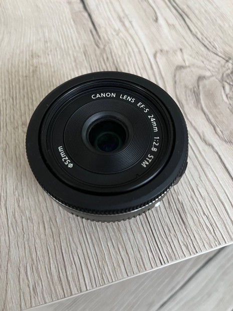 Canon 24 mm pancake objektív