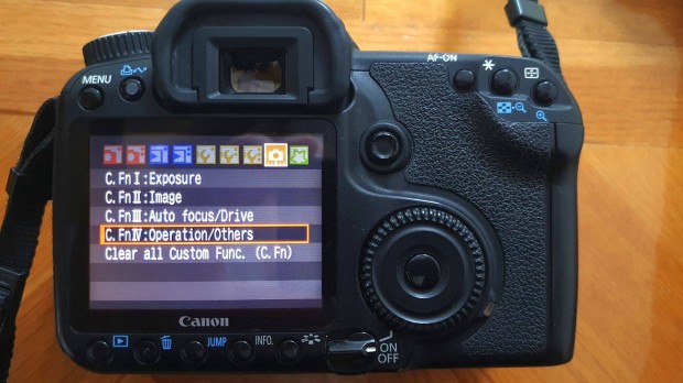 Canon 40D digitlis fnykpezgp sok extrval, csak 22 ezer expo-val