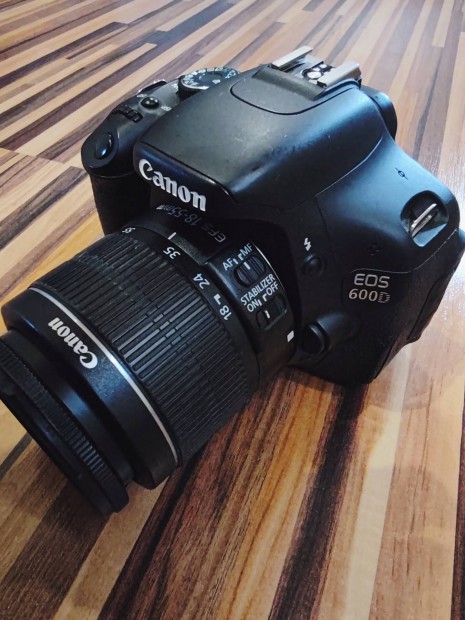 Canon 600D fényképezőgép Sok tartozékkal