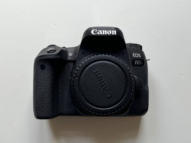 Canon 77D fényképezőgép