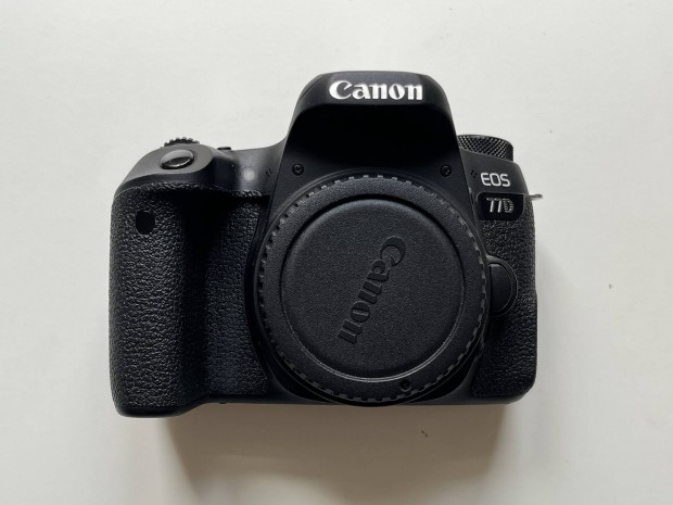 Canon 77D fényképezőgép