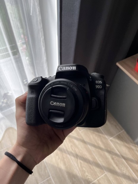 Canon 90D dslr vz