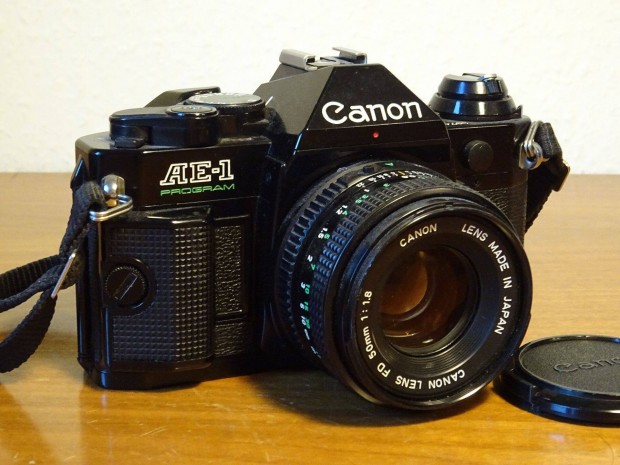 Canon AE-1 Program fényképezőgép + Canon FD 50mm f/1.8 objektív