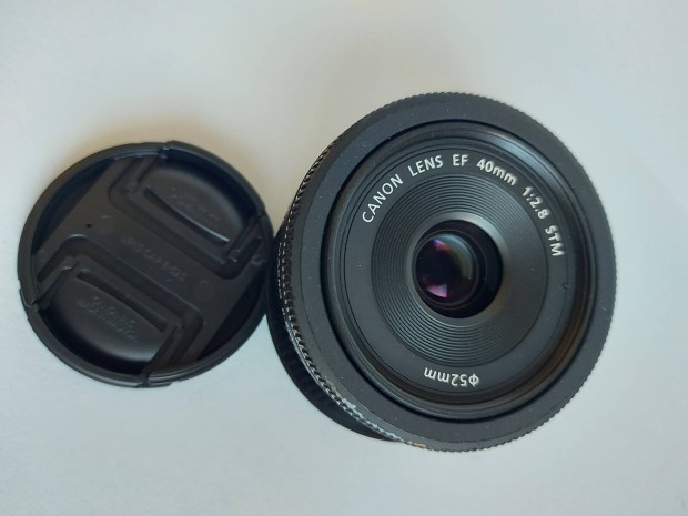 Canon EF 40mm objektv