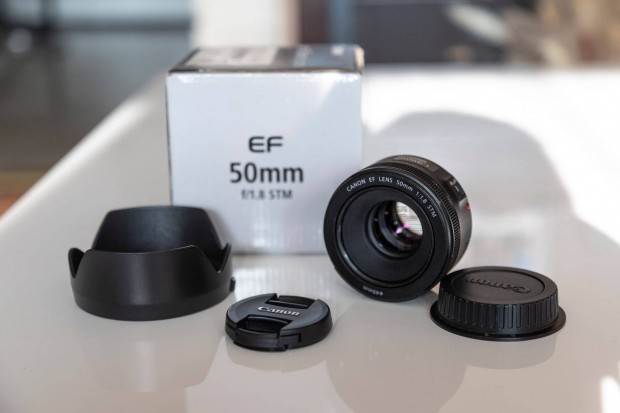 Canon EF 50 mm f/1.8 STM