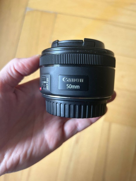 Canon EF 50 mm f/1.8 STM objektv