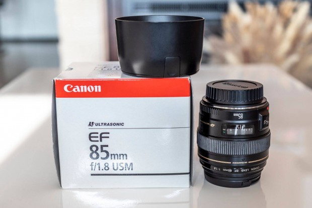 Canon EF 85 mm f/1.8 USM