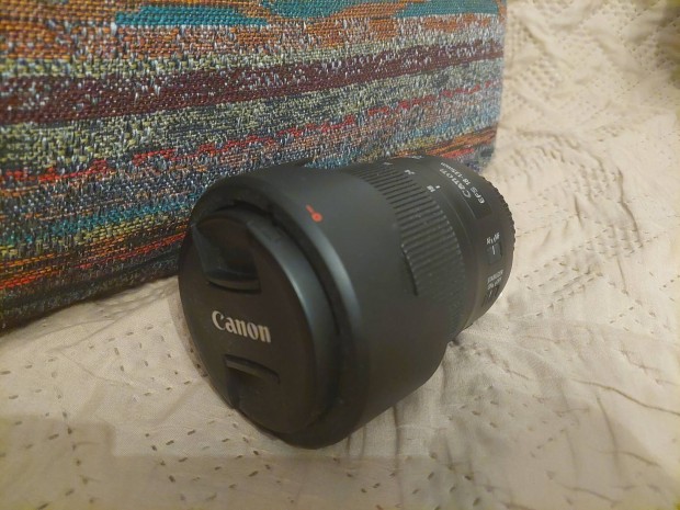 Canon EF-S 18-135 Is USM objektv