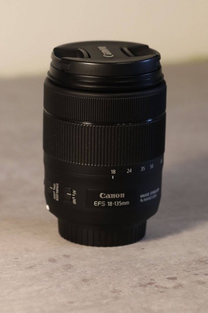 Canon EF-S 18-135mm f/3.5-5.6 Is USM objektv