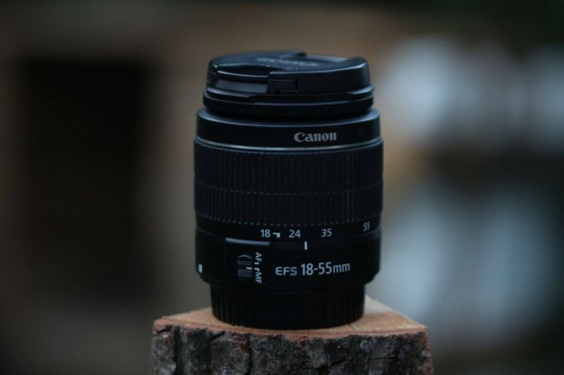 Canon EF-S 18-55 objektv
