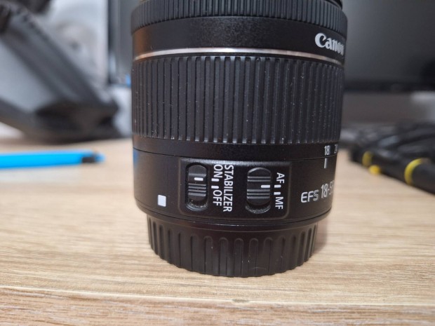 Canon EF-S 18-55mm f/4-5.6 Is STM