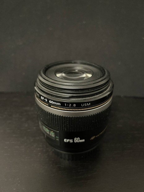 Canon EF-S 60mm 1:2.8 USM Objektv