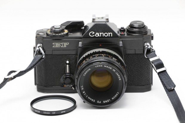 Canon EF vz 1.8/50mm-es objektvvel