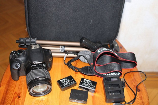 Canon EOS 1200D 11700 expo, 18 55 obi, Foxpost egyezetés után!