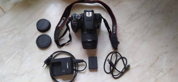 Canon EOS 1300D DSLR WiFi fnykpezgp vz + Canon 18-55 mm objektv
