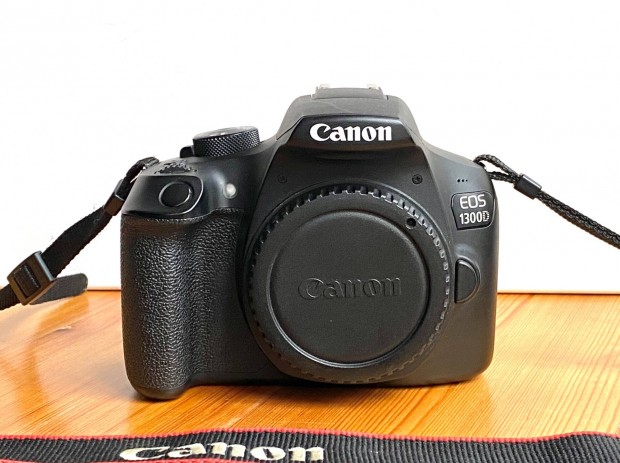 Canon EOS 1300D mint az j, tartozkokkal