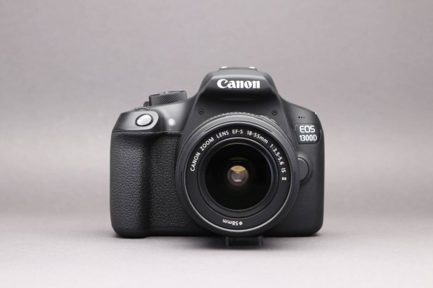 Canon EOS 1300D vz + Canon EF-S 18-55mm Is II 1873 exp / Fnyrtk