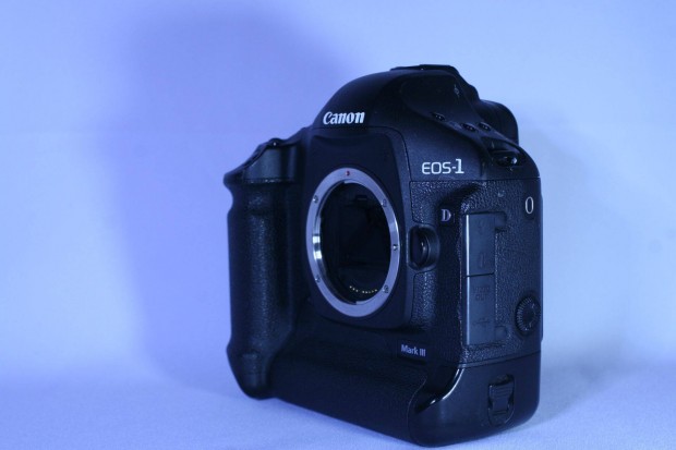 Canon EOS 1D Mark III vz