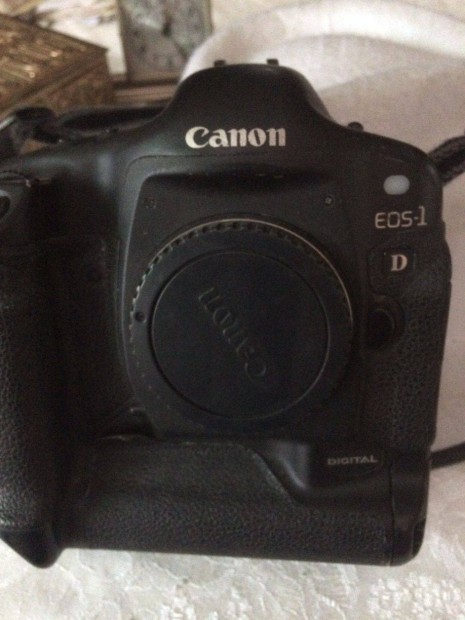 Canon EOS 1D profi digitlis tkrreflexes fnykpezgp