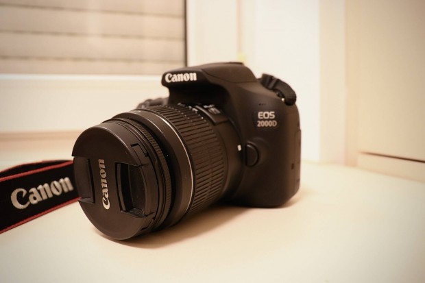 Canon EOS 2000D