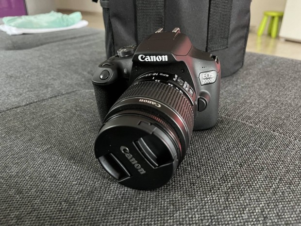 Canon EOS 2000D + Efs 18-55mm