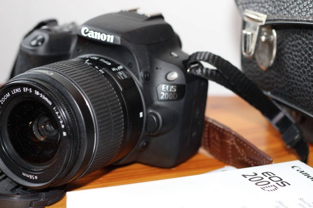 Canon EOS 200D 3870 expo,18 55 III objektív, Foxpost egyeztetés után!