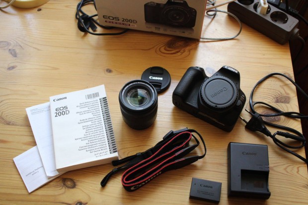 Canon EOS 200D, 18-55 STM kit obi. Foxpost egyeztetés után!