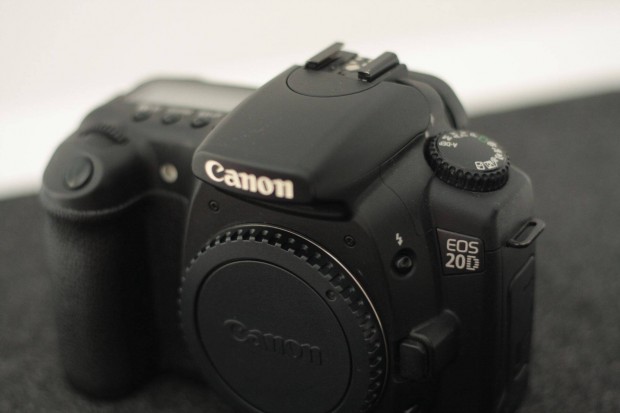 Canon EOS 20D vz