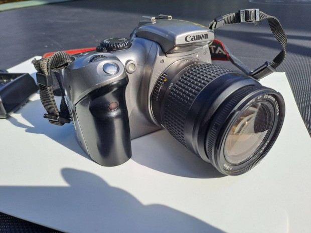Canon EOS 300D s Canon EF 28-80mm f/3.5-5.0 objektv egyben
