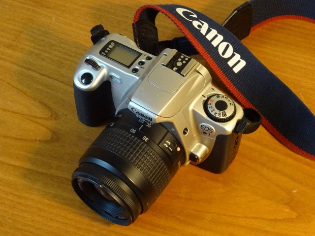 Canon EOS 300 fnykpezgp + Canon EF 35-80 zoom objektv