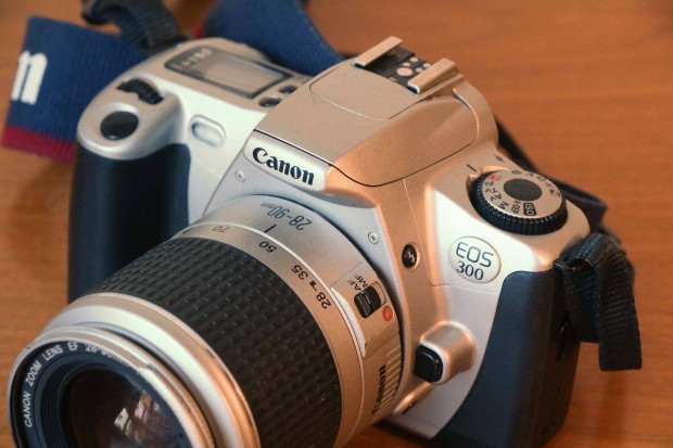Canon EOS 300 fnykpezgp + EF 28-90 objektv (j)