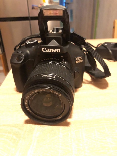 Canon EOS 4000D DSLR fényképezőgép