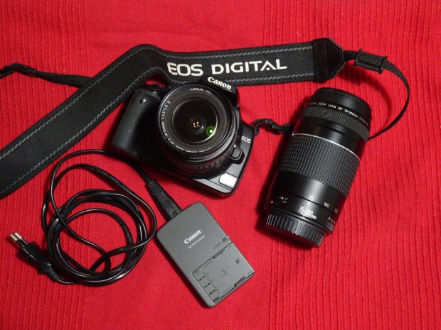 Canon EOS 400D kamera, 18-55 mm s 75-300 mm zoom objektivek