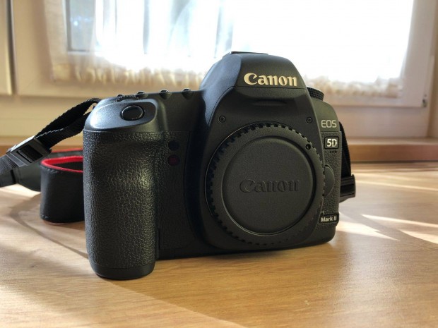 Canon EOS 5D Mark II vz - 14000 Exp. - jszer llapotban+32GB krtya
