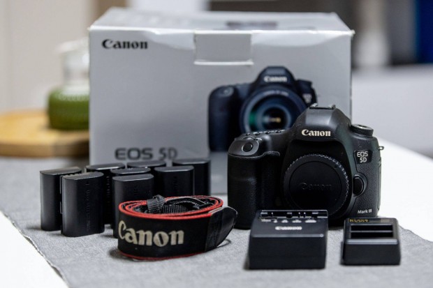 Canon EOS 5D mark III + 8db akkumultor