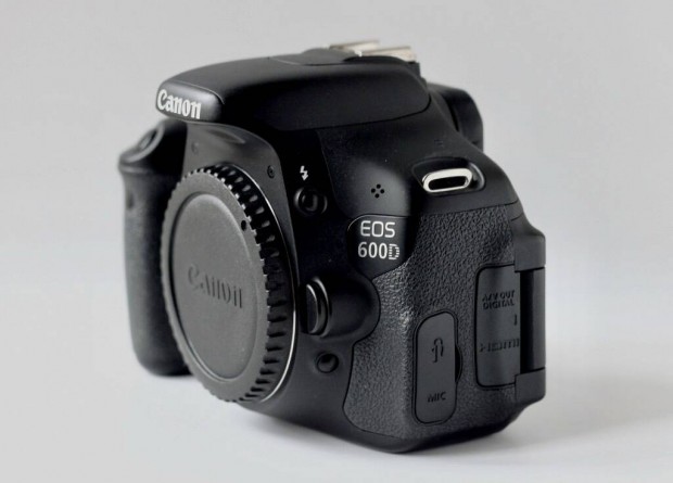 Canon EOS 600D tartozkokkal