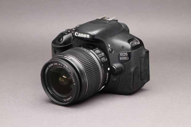 Canon EOS 600D vz + Canon EF-S 18-55 Is 16793 exp / Fnyrtk