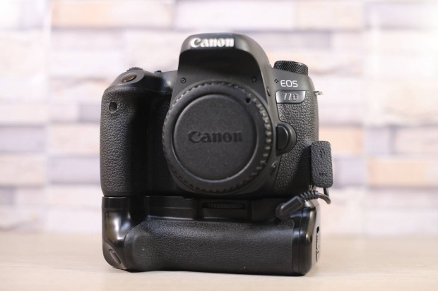 Canon EOS 77D - 14.537 exp
