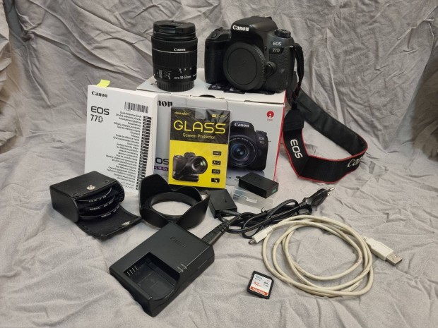 Canon EOS 77D + EF-S 18-55 Is STM kit + kieg�sz�t�k