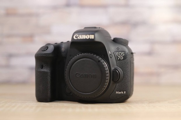 Canon EOS 7D Mark II - 6 hnap garancia