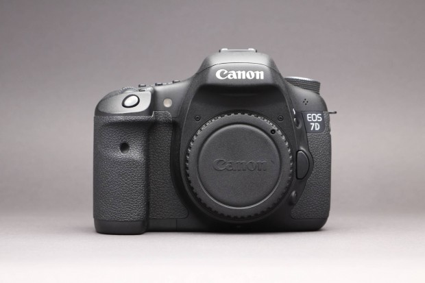 Canon EOS 7D vz + Canon EF-S 17-85mm Is USM objektv / Fnyrtk