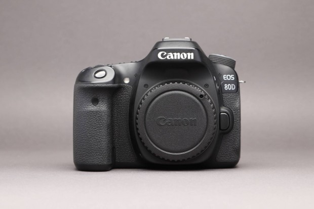 Canon EOS 80D vz 15620 exp / Fnyrtk
