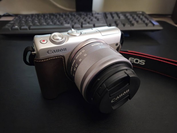 Canon EOS M100